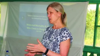 Dr Jody Lori giving a presentation